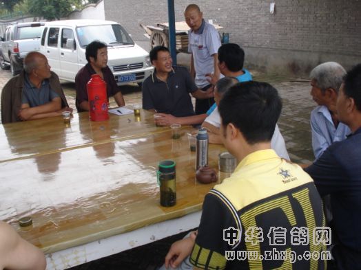 前来观摩监督的鸽友